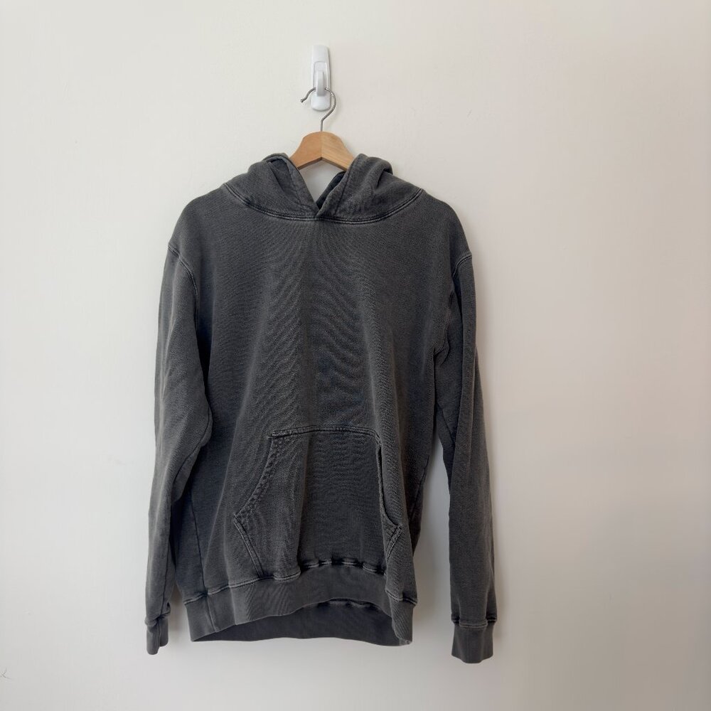 LEBRON JAMES' STANDARD ISSUE SWEATS HOODIE  / MEDIUM
